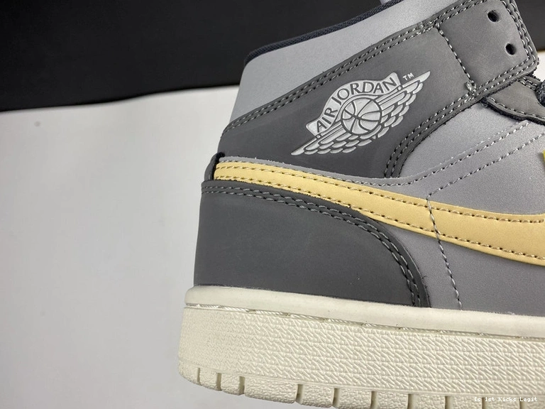 (W) 1 Jordan Grey Mid - BQ6472-020 Onyx 0520